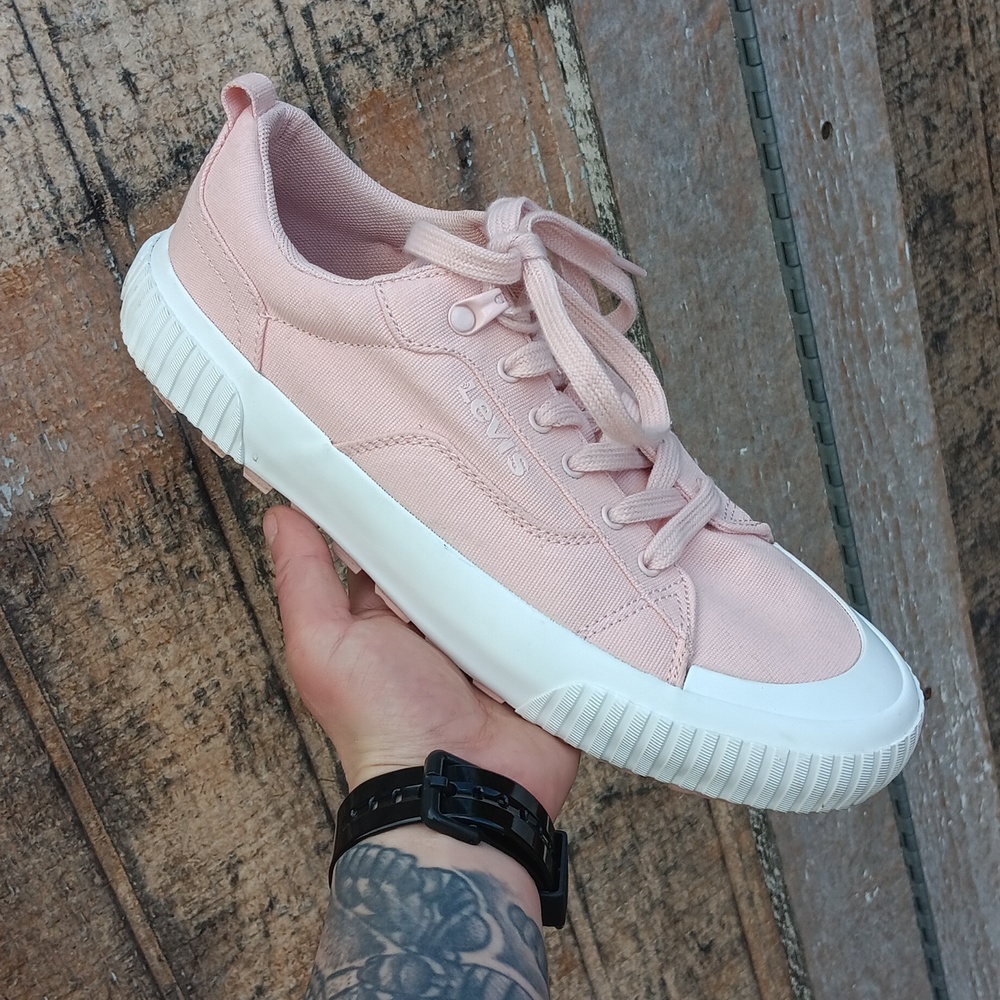 Levi's pink canvas casual lace up sneakers women's 8.5